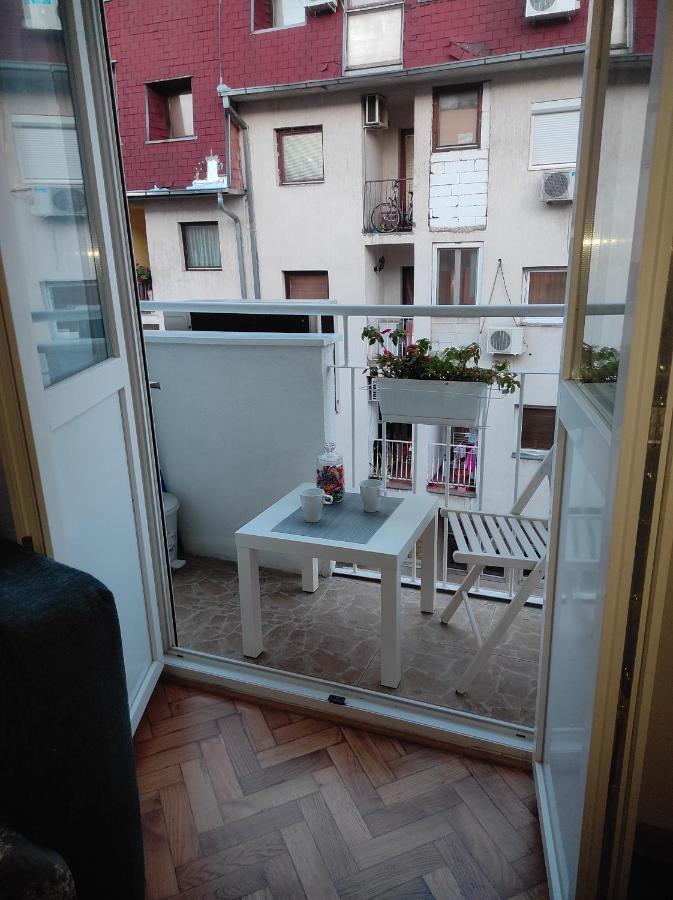 Apartman Nicolas Belgrado Exterior foto